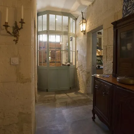 Maison Des Baux Arts