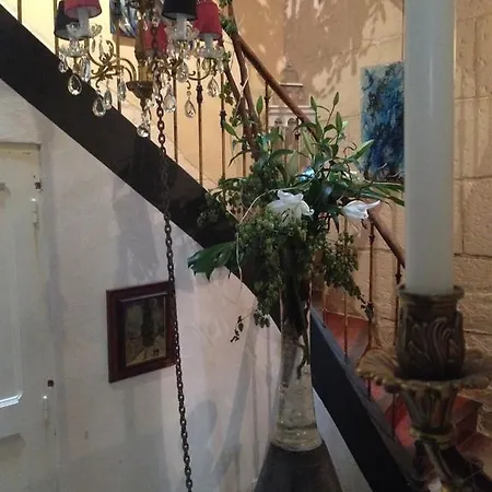 Maison Des Baux Arts